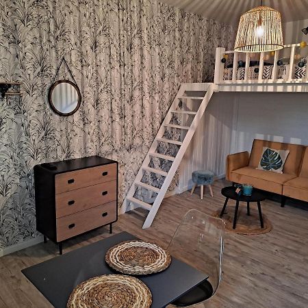ロシュフォールStudio Renove Et Patio Pour Veloアパートメント エクステリア 写真